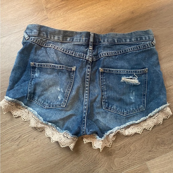 Free people distressed denim shorts with crochet detail - Picture 4 of 5
